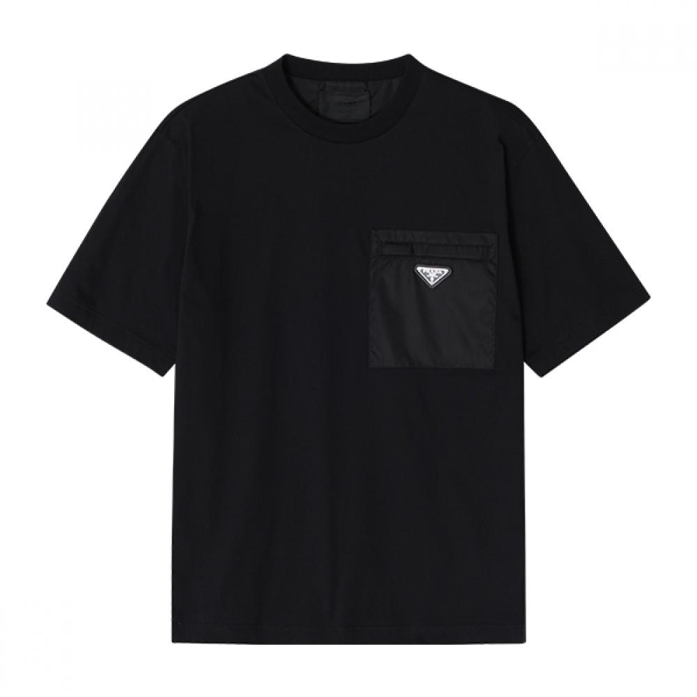Prada Re Nylon Triangle Logo CheST PockeT Men S T ShirT Ujn661 11ck F0002 UJN661 11CK F0002 (M)
Prada Re Nylon Triangle Logo CheST PockeT Men S T ShirT Ujn661 11ck F0002 UJN661 11CK F0002 (M)