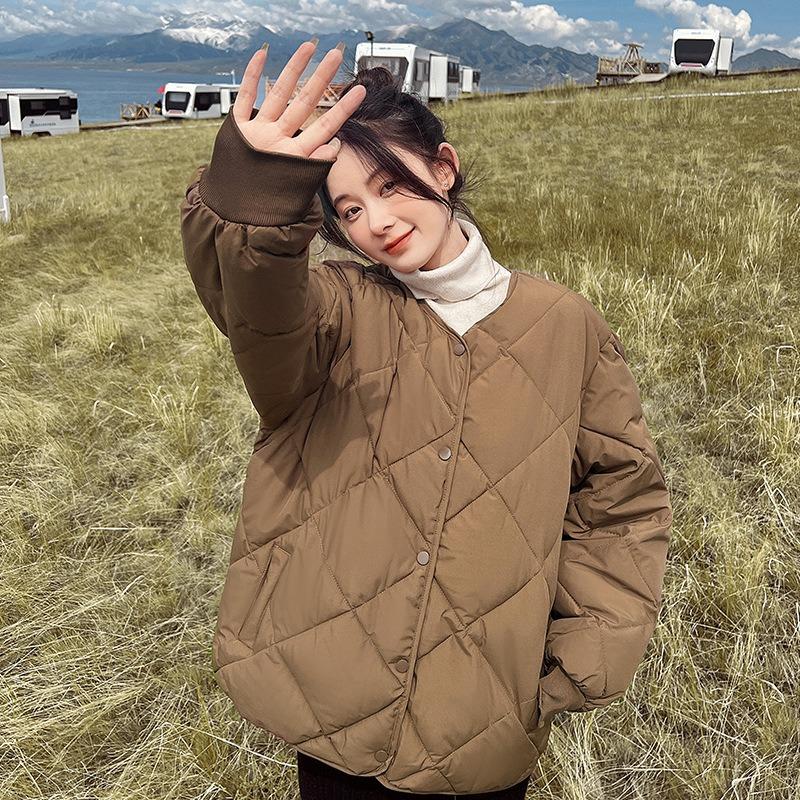 Autumn and winter new down cotton clothes women s short rhombus light cotton-padded clothes loose coat XXL хакі
Autumn and winter new down cotton clothes women s short rhombus light cotton-padded clothes loose coat XXL хакі