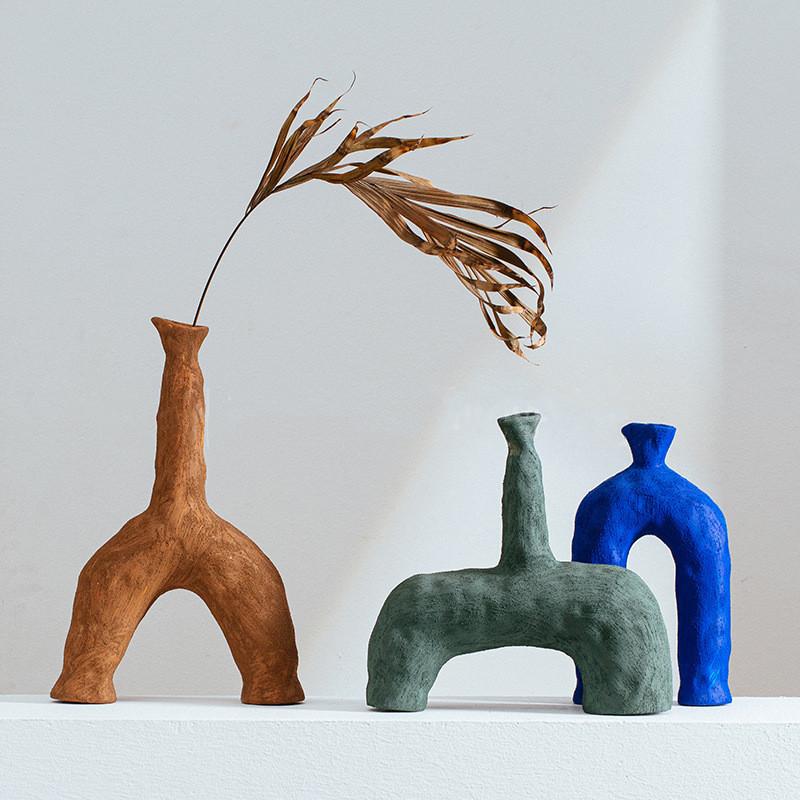 Ceramic Vase Irregular Hollow Out Abstract Pottery Ornament Flower Arrangement Accessories Flower Vase Home Decor Vases Pots
Ceramic Vase Irregular Hollow Out Abstract Pottery Ornament Flower Arrangement Accessories Flower Vase Home Decor Vases Pots