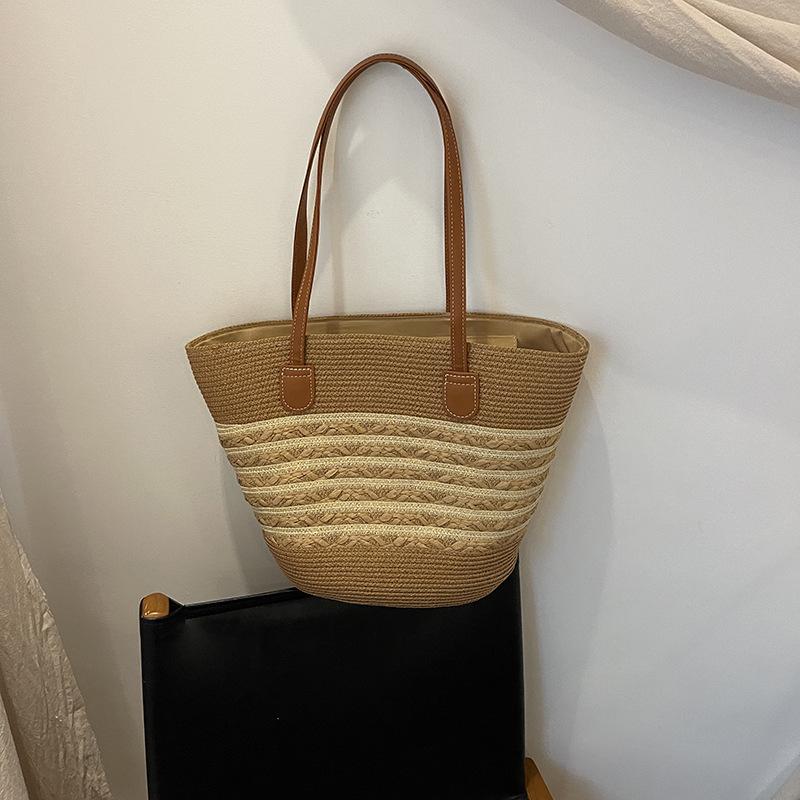 New beach seaside outdoor vacation large capacity shoulder bag woven bag wide shoulder strap
New beach seaside outdoor vacation large capacity shoulder bag woven bag wide shoulder strap