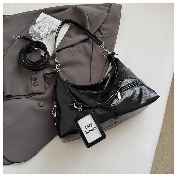 Premium bag women s 2025 new popular fashion shoulder bag large capacity messenger bag retro commuter bag чёрный
Premium bag women s 2025 new popular fashion shoulder bag large capacity messenger bag retro commuter bag чёрный