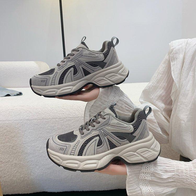 Wild walking is not tired, single spring and autumn new versatile low-top sports tourism 35
Wild walking is not tired, single spring and autumn new versatile low-top sports tourism 35