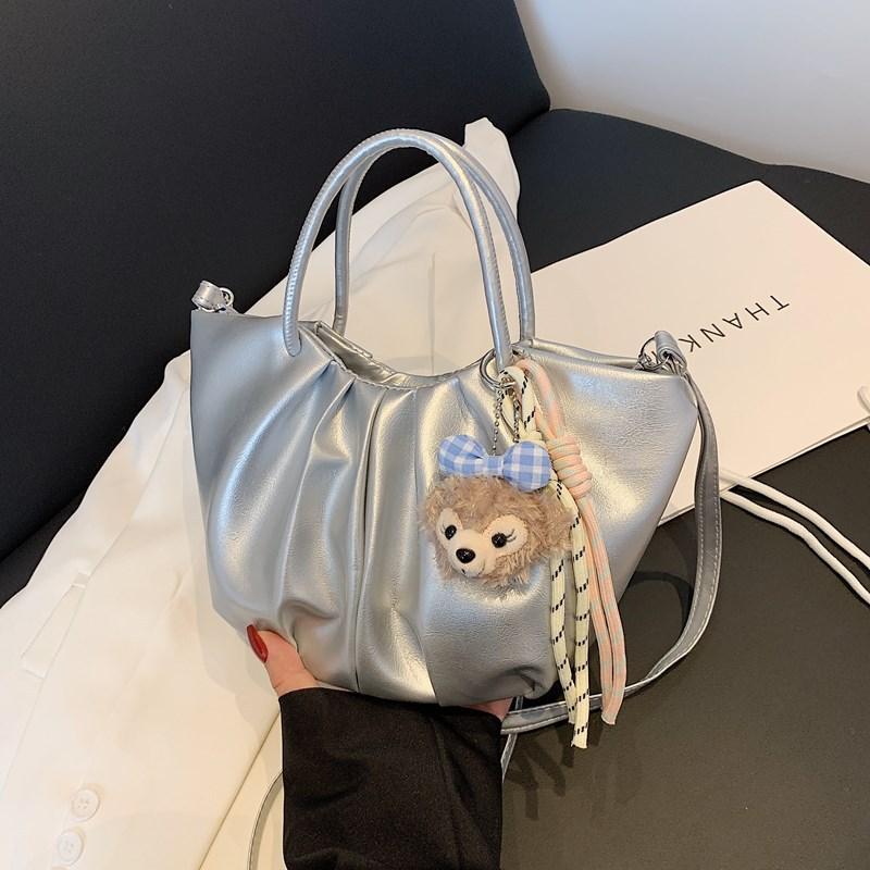 Foreign style large-capacity soft-sided bag women s 2025 spring new casual shoulder bag fashionable versatile handbag
Foreign style large-capacity soft-sided bag women s 2025 spring new casual shoulder bag fashionable versatile handbag