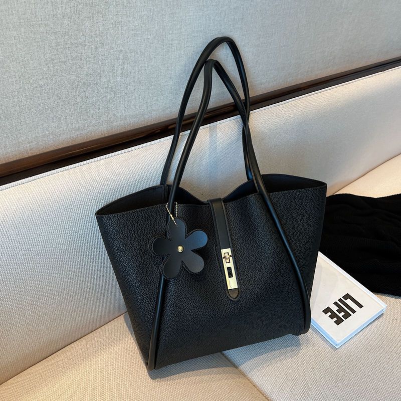 JIAERDI Fashion White Tote Bag Women Simple Casual Commuter Shoulder Bag Ladies Large Capacity Leather Chic Luxury Bags 2025 New 46x27x12cm чёрный
JIAERDI Fashion White Tote Bag Women Simple Casual Commuter Shoulder Bag Ladies Large Capacity Leather Chic Luxury Bags 2025 New 46x27x12cm чёрный