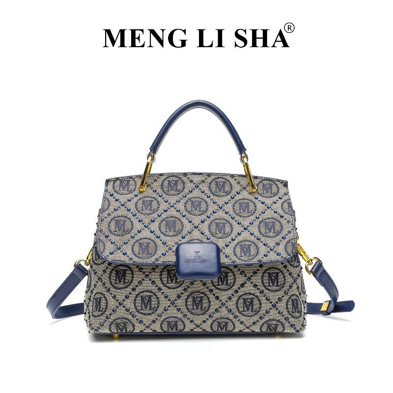 Women s autumn and winter new niche light luxury shoulder messenger vegetable basket bag commuting versatile large-capacity portable pillow bag синий
Women s autumn and winter new niche light luxury shoulder messenger vegetable basket bag commuting versatile large-capacity portable pillow bag синий