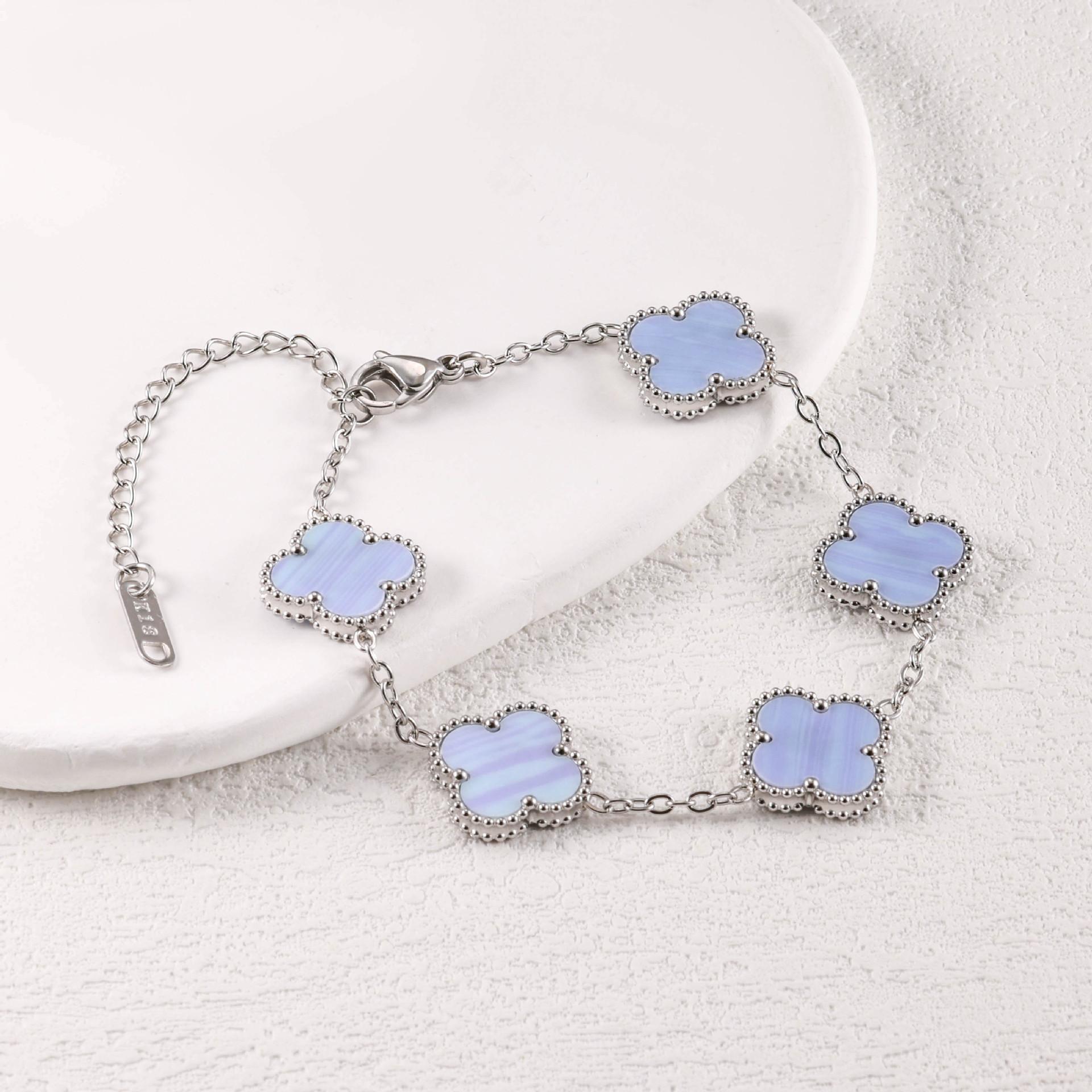Clover Lucky Bracelet Handmade 15mm Titanium Steel 18k Shell Turquoise Style Versatile Style
Clover Lucky Bracelet Handmade 15mm Titanium Steel 18k Shell Turquoise Style Versatile Style