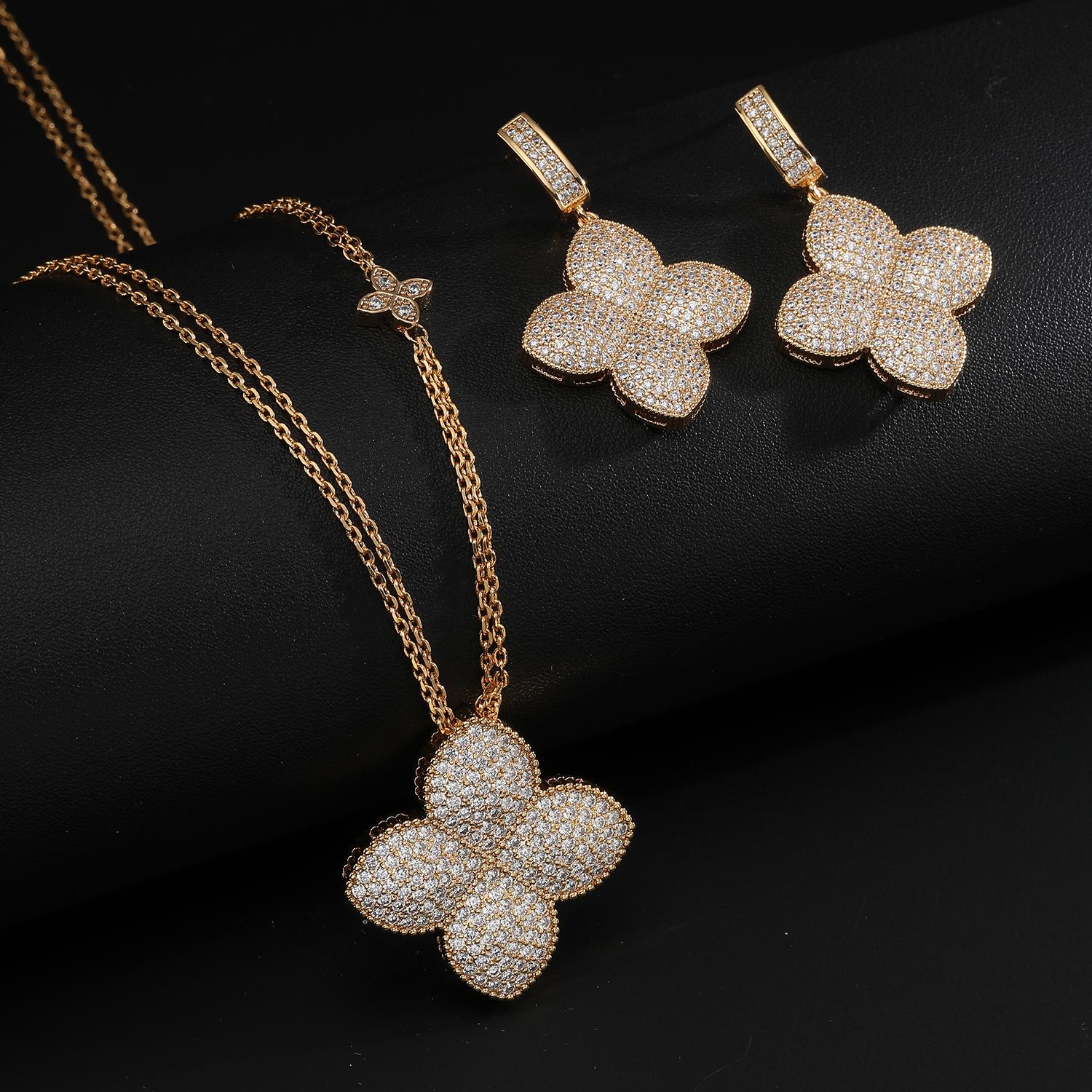 Gold Plated Iced Out Four Leaf Clover Necklace Earrings Set for Women, Luxury Full Pave CZ Quatrefoil Pendant Statement Jewelry, золотой
Gold Plated Iced Out Four Leaf Clover Necklace Earrings Set for Women, Luxury Full Pave CZ Quatrefoil Pendant Statement Jewelry, золотой