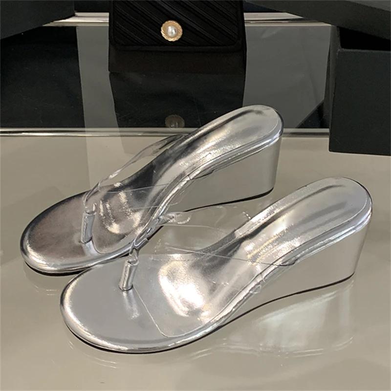 Fashion High Quality Wedge Transparent PVC Clip Toe Slippers Women Summer Fashion Silver Slide Sandals Elegant High Heel Beach Slippers 40 серебряный
Fashion High Quality Wedge Transparent PVC Clip Toe Slippers Women Summer Fashion Silver Slide Sandals Elegant High Heel Beach Slippers 40 серебряный