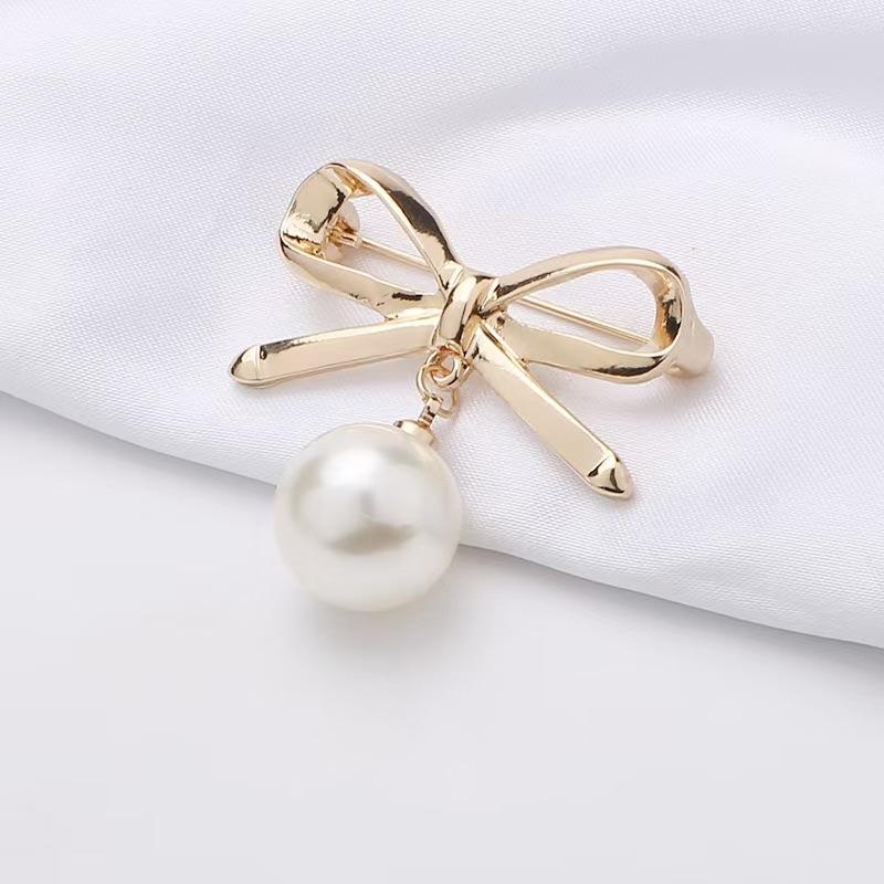 New style magic brooch dress waist-belt brooch to prevent showing of underwear blazer with opening button to fix brooch for wome
New style magic brooch dress waist-belt brooch to prevent showing of underwear blazer with opening button to fix brooch for wome