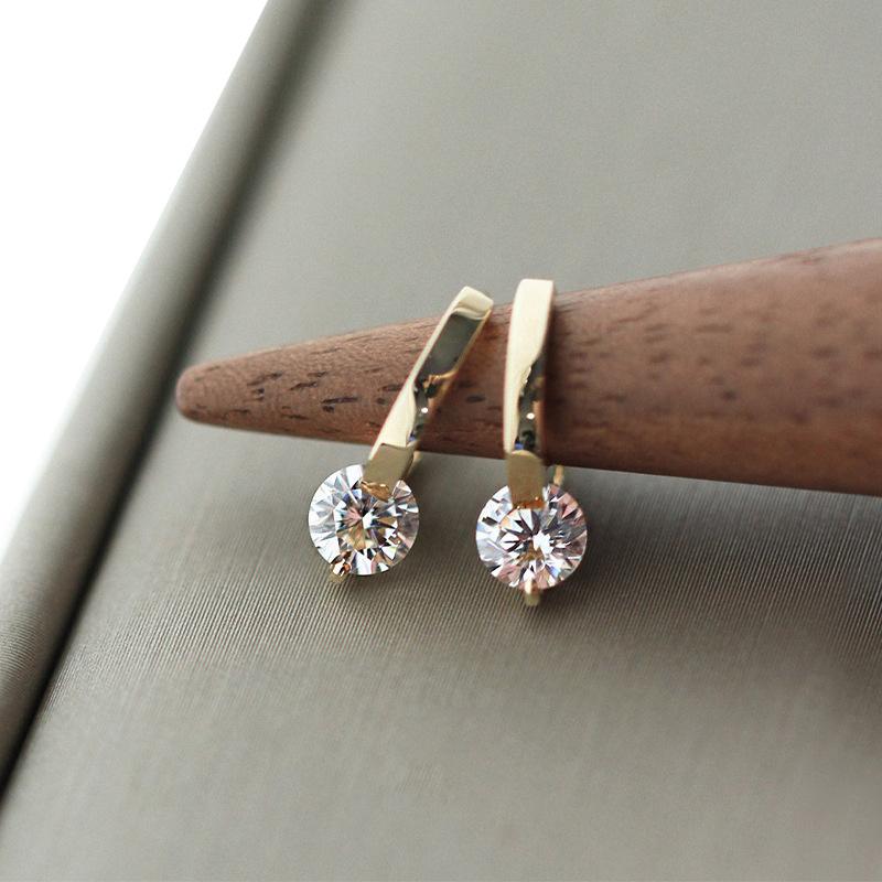 1Pair Fashion Round Zircon Stud Earrings For Women Girls Versatile Classic Light Luxury Earrings Jewelry Accessories Gifts
1Pair Fashion Round Zircon Stud Earrings For Women Girls Versatile Classic Light Luxury Earrings Jewelry Accessories Gifts