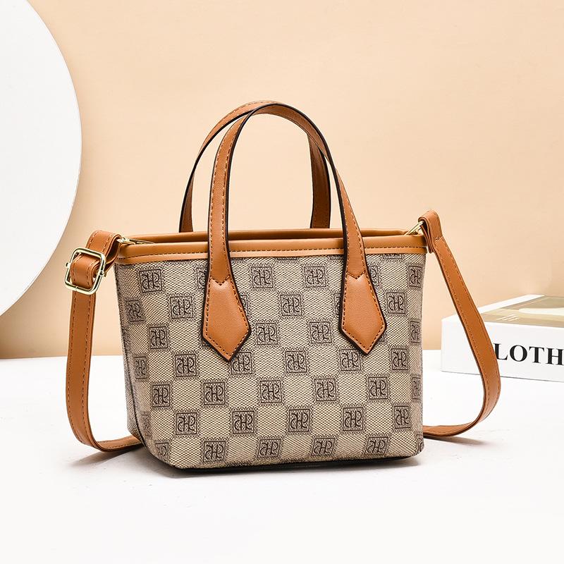 Bags women s bags 2025 spring and summer new handbags large-capacity shoulder bags retro plaid messenger bags кавовий
Bags women s bags 2025 spring and summer new handbags large-capacity shoulder bags retro plaid messenger bags кавовий