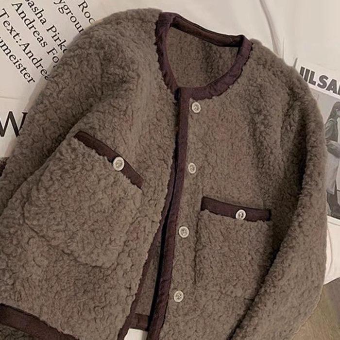 Women s Elegant Lambswool-Like Leather Jacket for Autumn/Winter M кавовий
Women s Elegant Lambswool-Like Leather Jacket for Autumn/Winter M кавовий