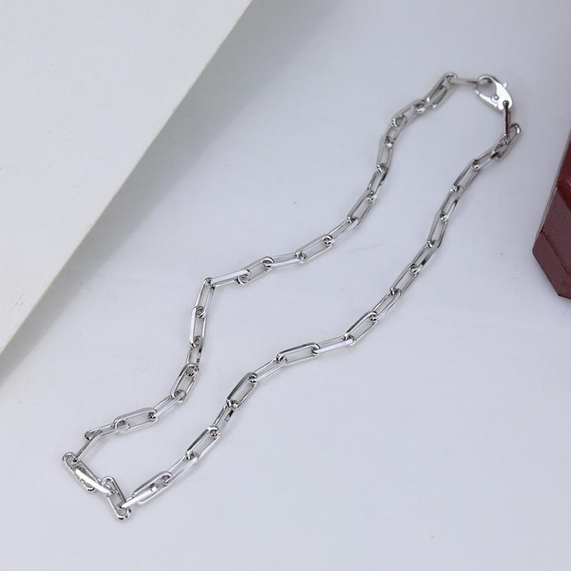 Musla Design Modern Minimalist Unisex Necklace for Women Trendy Square Chain for Casual Wear and Sporty Elegance Perfect Gift біле золото кольору
Musla Design Modern Minimalist Unisex Necklace for Women Trendy Square Chain for Casual Wear and Sporty Elegance Perfect Gift біле золото кольору