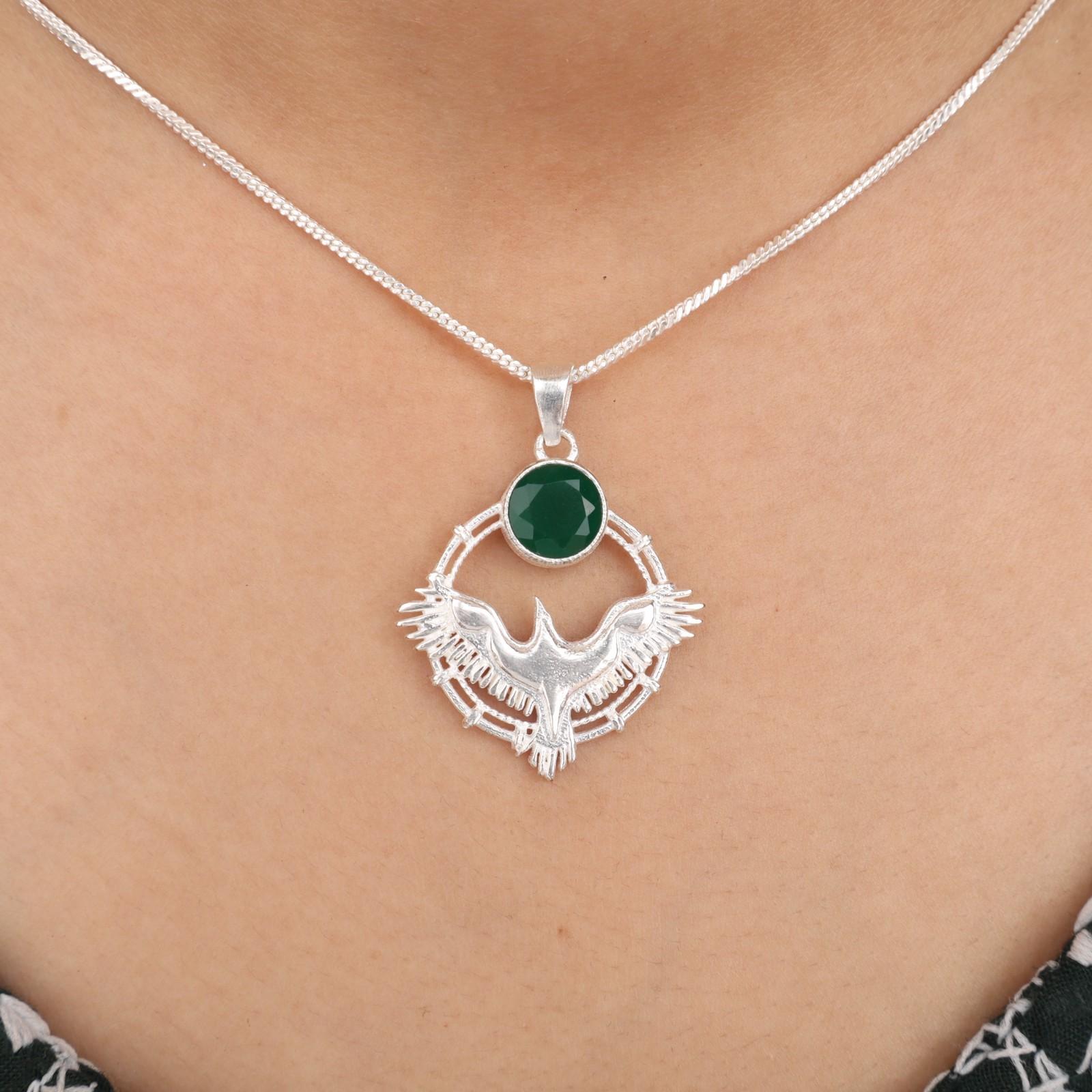 Green Onyx Gemstone 925 Sterling Silver Jewelry Designer Pendant 1.43 For Gift CP-38-18
Green Onyx Gemstone 925 Sterling Silver Jewelry Designer Pendant 1.43 For Gift CP-38-18