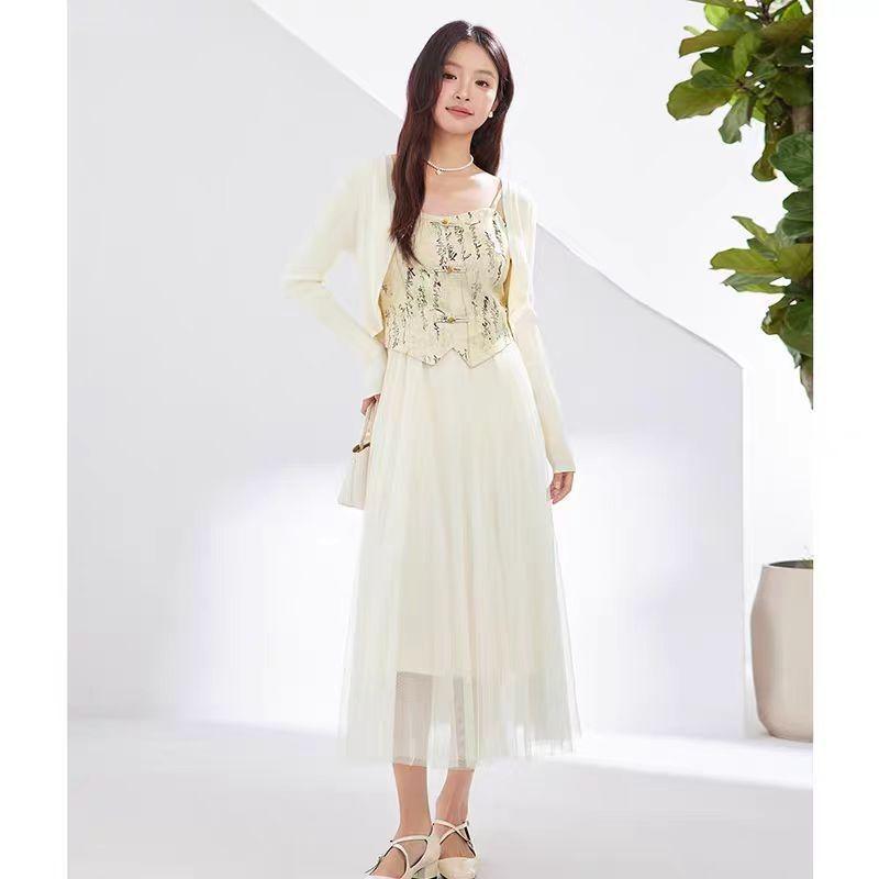 Осенне-зимний элегантный трикотажный комплект миди-платья из двух частей в этническом стиле S (approx. 40-50 kg)
Осенне-зимний элегантный трикотажный комплект миди-платья из двух частей в этническом стиле S (approx. 40-50 kg)