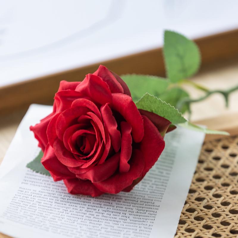 Single Stem Red Flannel Rose Faux Flower for Living Room Decor
Single Stem Red Flannel Rose Faux Flower for Living Room Decor