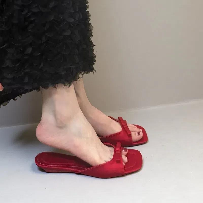Niche design square head outer wear bow open-toed stiletto sandals sandals slope heel half slippers women 35
Niche design square head outer wear bow open-toed stiletto sandals sandals slope heel half slippers women 35