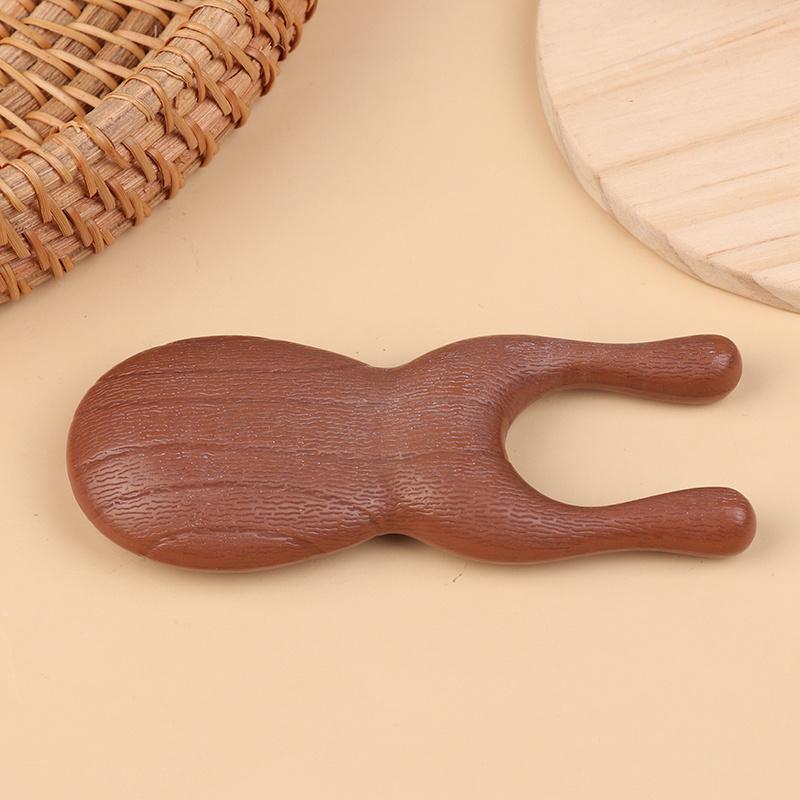Массажная расческа Meridian Gua Sha для тела, пластиковая, с двумя широкими зубцами, для акупунктурной терапии, для лица, кожи головы, для улучшения кровообращения, массажер
Массажная расческа Meridian Gua Sha для тела, пластиковая, с двумя широкими зубцами, для акупунктурной терапии, для лица, кожи головы, для улучшения кровообращения, массажер