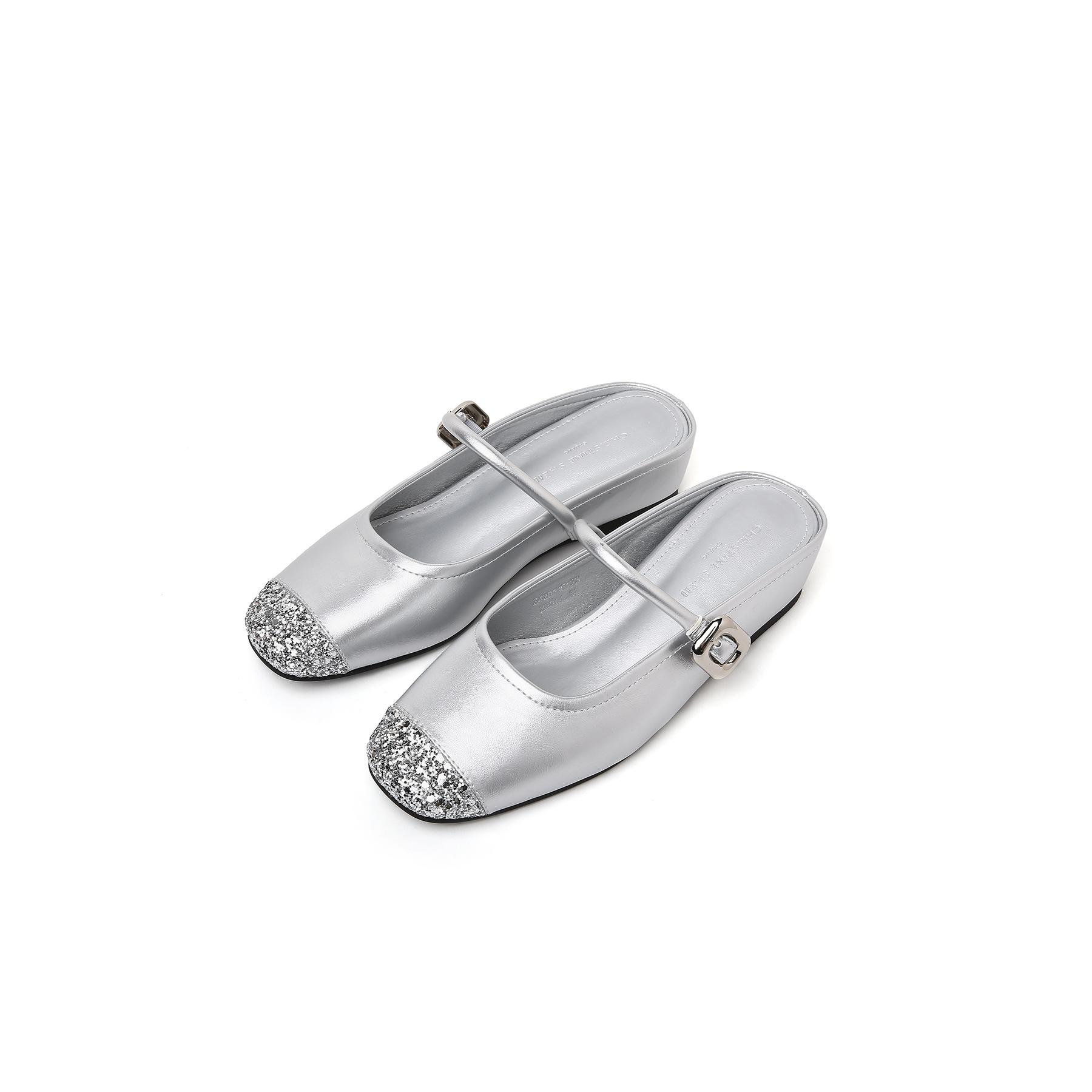 Seconds hair~ Su Yinyin s tears of mermaids~ Silver one-pedal bag head half slippers female sandals summer 33
Seconds hair~ Su Yinyin s tears of mermaids~ Silver one-pedal bag head half slippers female sandals summer 33