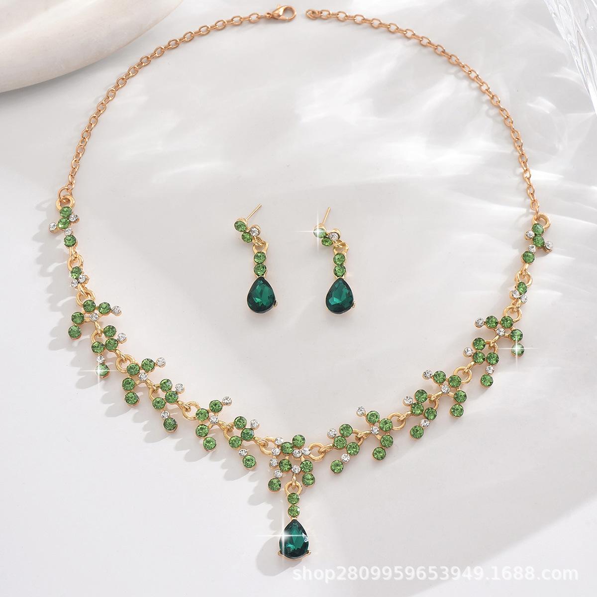 Свадебные аксессуары Набор колье и серег «Капля воды» Свадебные украшения Узел Свадебные аксессуары
Свадебные аксессуары Набор колье и серег «Капля воды» Свадебные украшения Узел Свадебные аксессуары