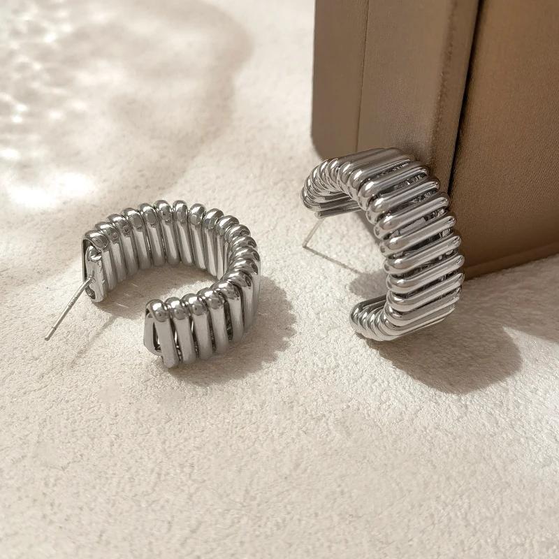 925 Silver Needle Modern Jewelry Metal Hoop Earrings New Trend Gold Color Fashion Drop Earrings For Women
925 Silver Needle Modern Jewelry Metal Hoop Earrings New Trend Gold Color Fashion Drop Earrings For Women