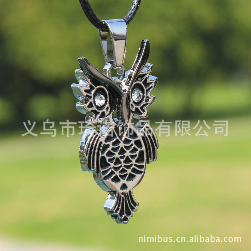 JMXD Винтажная короткая цепочка-свитер из замшевой кожи, ретро-бархатное колье, эффектное модное украшение для женщин белый
JMXD Винтажная короткая цепочка-свитер из замшевой кожи, ретро-бархатное колье, эффектное модное украшение для женщин белый