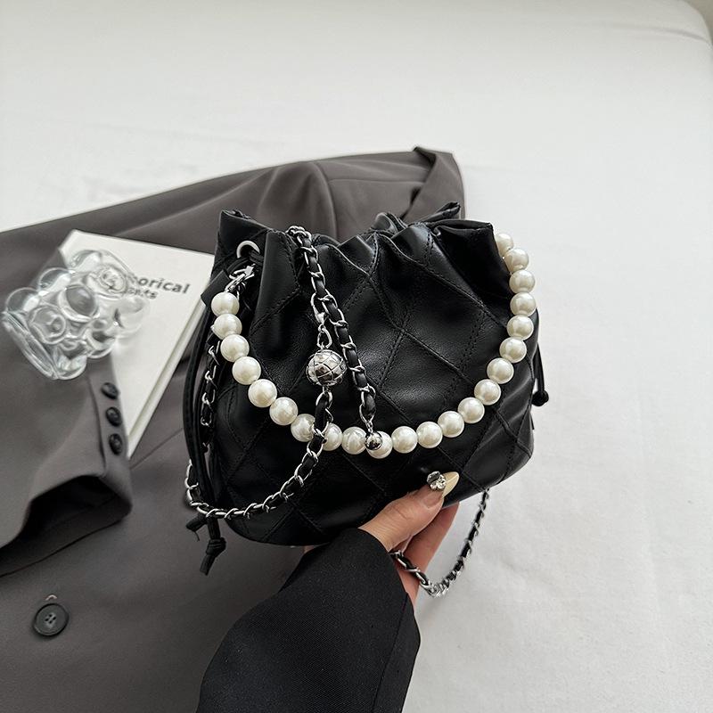 Сумка-ведро с цепочкой из фактурного жемчуга, женская универсальная мини-сумка на плечо, модная сумка-мессенджер в иностранном стиле, женская сумка для мобильного телефона
Сумка-ведро с цепочкой из фактурного жемчуга, женская универсальная мини-сумка на плечо, модная сумка-мессенджер в иностранном стиле, женская сумка для мобильного телефона