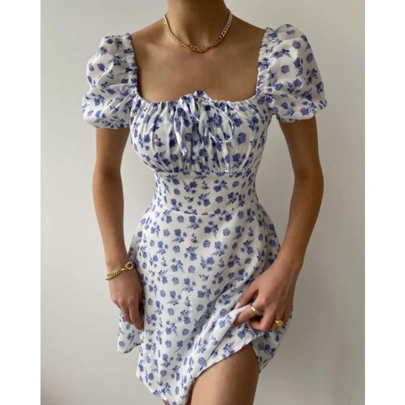 Женское летнее платье с рукавами-фонариками и цветочным принтом M белый
Женское летнее платье с рукавами-фонариками и цветочным принтом M белый