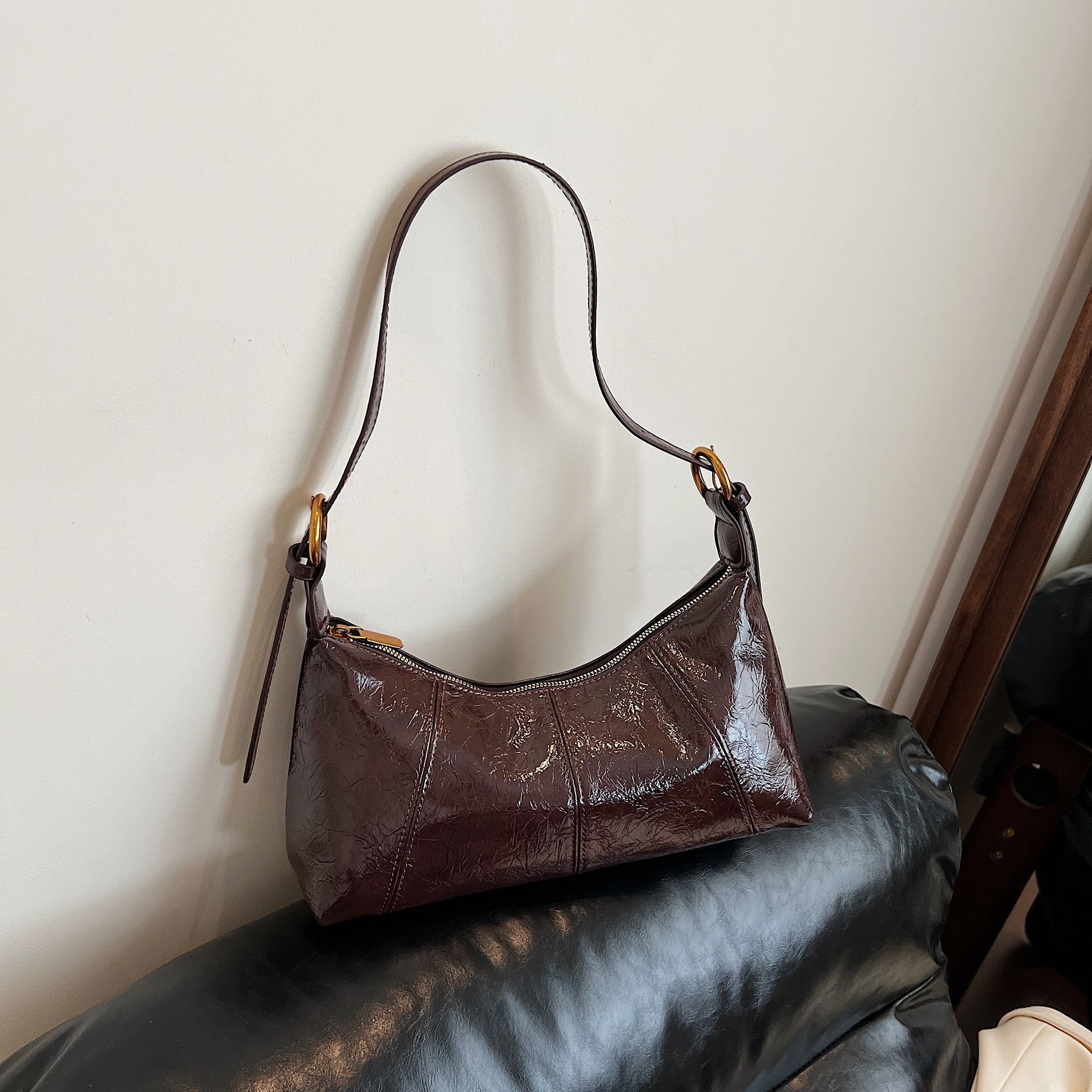 2026 Fashi Luxury Milad Underarm Bag For Women Trendy Bags Crossbody Bag Fashiable Small Niche Design Single Bags кавовий
2026 Fashi Luxury Milad Underarm Bag For Women Trendy Bags Crossbody Bag Fashiable Small Niche Design Single Bags кавовий