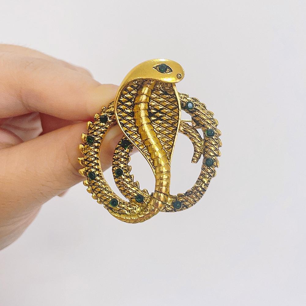 Animal Zodiac Snake Brooch Vintage Personalized Twisted Snake Alloy Clothing with Corsage PinFemaleCostume Jewelry & Accessories
Animal Zodiac Snake Brooch Vintage Personalized Twisted Snake Alloy Clothing with Corsage PinFemaleCostume Jewelry & Accessories