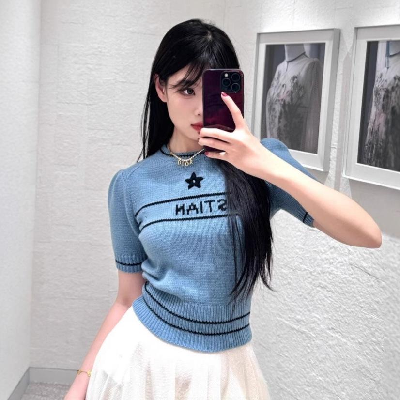 2025 New Star Short Sleeve Knitted Jacquard Cardigan - Little Fragrance Style Medium
2025 New Star Short Sleeve Knitted Jacquard Cardigan - Little Fragrance Style Medium
