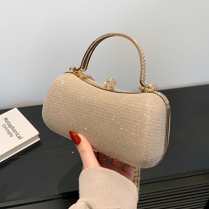 Ladies gentle fashion handbag 2025 spring new versatile ins shoulder messenger bag chain small square bag women рожевий
Ladies gentle fashion handbag 2025 spring new versatile ins shoulder messenger bag chain small square bag women рожевий