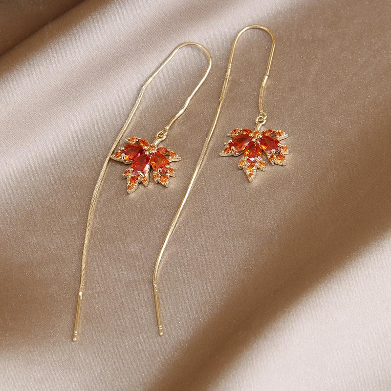 Новый дизайн 2023 года, серьги-гвоздики с красным кленовым листом для женщин, модные брендовые ювелирные изделия, серьги с кристаллами в виде листьев
Новый дизайн 2023 года, серьги-гвоздики с красным кленовым листом для женщин, модные брендовые ювелирные изделия, серьги с кристаллами в виде листьев