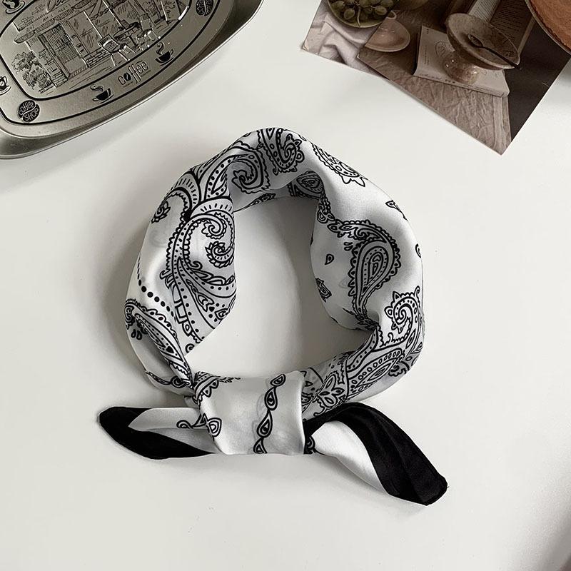 Silk scarf neck 70 square scarf scarf new retro cashew flower headscarf summer women pastoral neck thin scarf shawl
Silk scarf neck 70 square scarf scarf new retro cashew flower headscarf summer women pastoral neck thin scarf shawl
