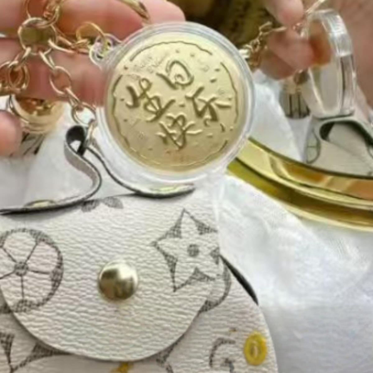 Goddess Festival 999 Pure Gold Keychain Pendant Gold Included
Goddess Festival 999 Pure Gold Keychain Pendant Gold Included