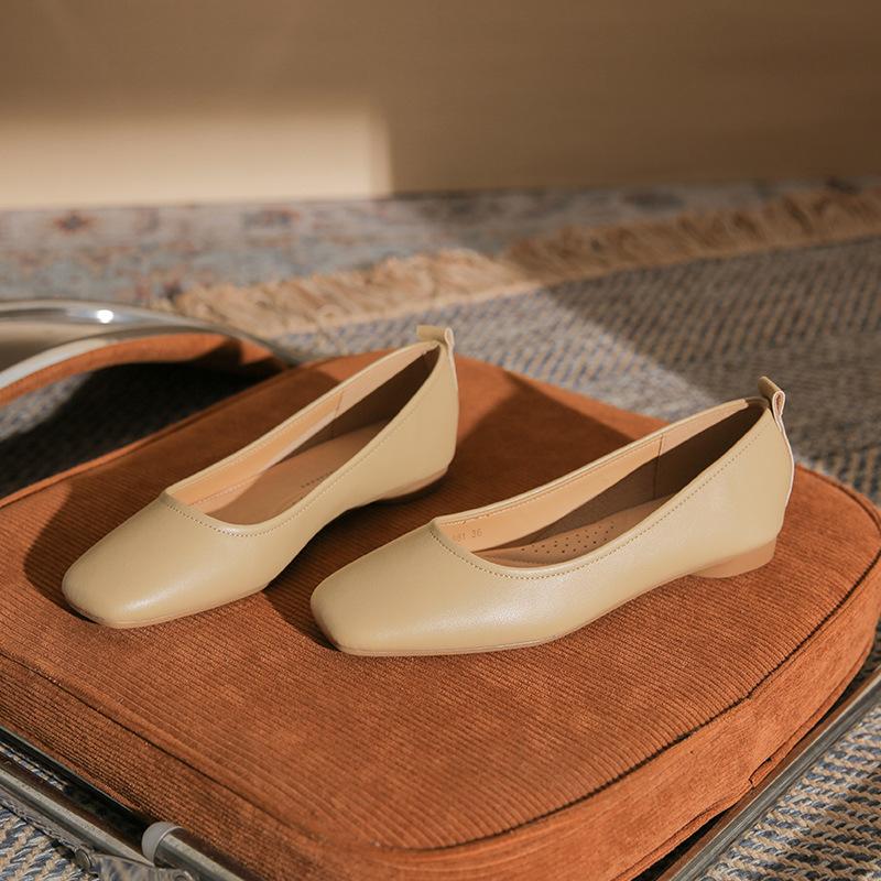 1881 fashionable casual women s shoes, one-pedal large square head flat shoes, simple atmosphere and comfortable versatile work shoes 34
1881 fashionable casual women s shoes, one-pedal large square head flat shoes, simple atmosphere and comfortable versatile work shoes 34