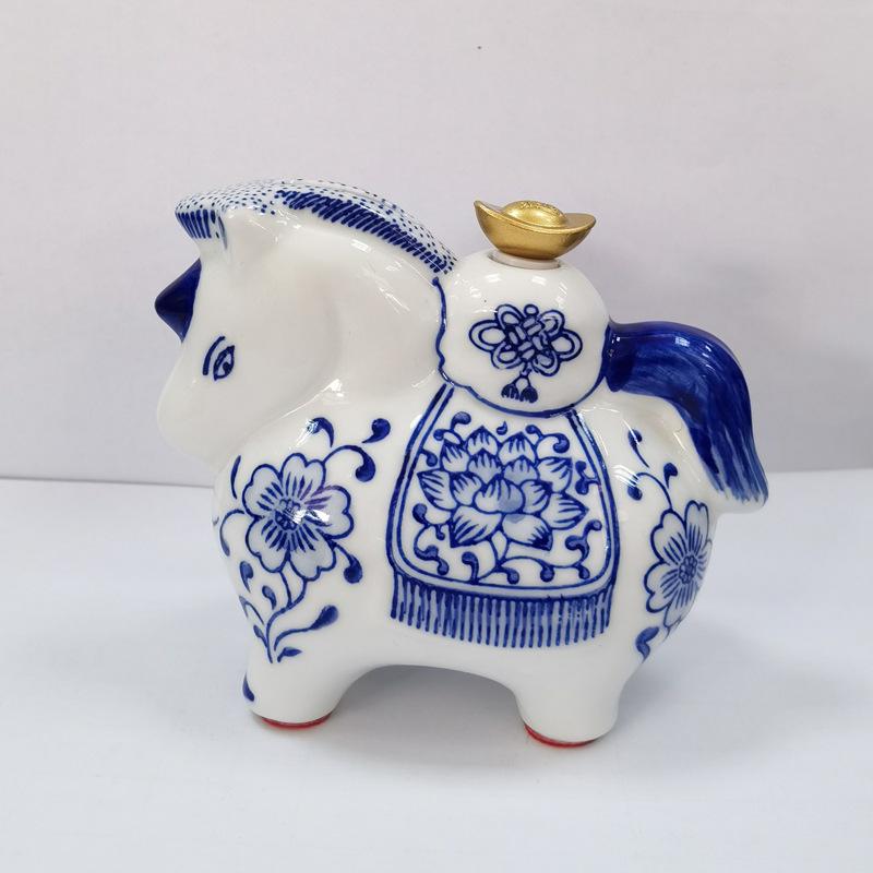 Zodiac Horse Blue and White Porcelain Piggy Bank - New Chinese Style Office & Wine Cabinet Ornament 12.2x6.6x10.2
Zodiac Horse Blue and White Porcelain Piggy Bank - New Chinese Style Office & Wine Cabinet Ornament 12.2x6.6x10.2