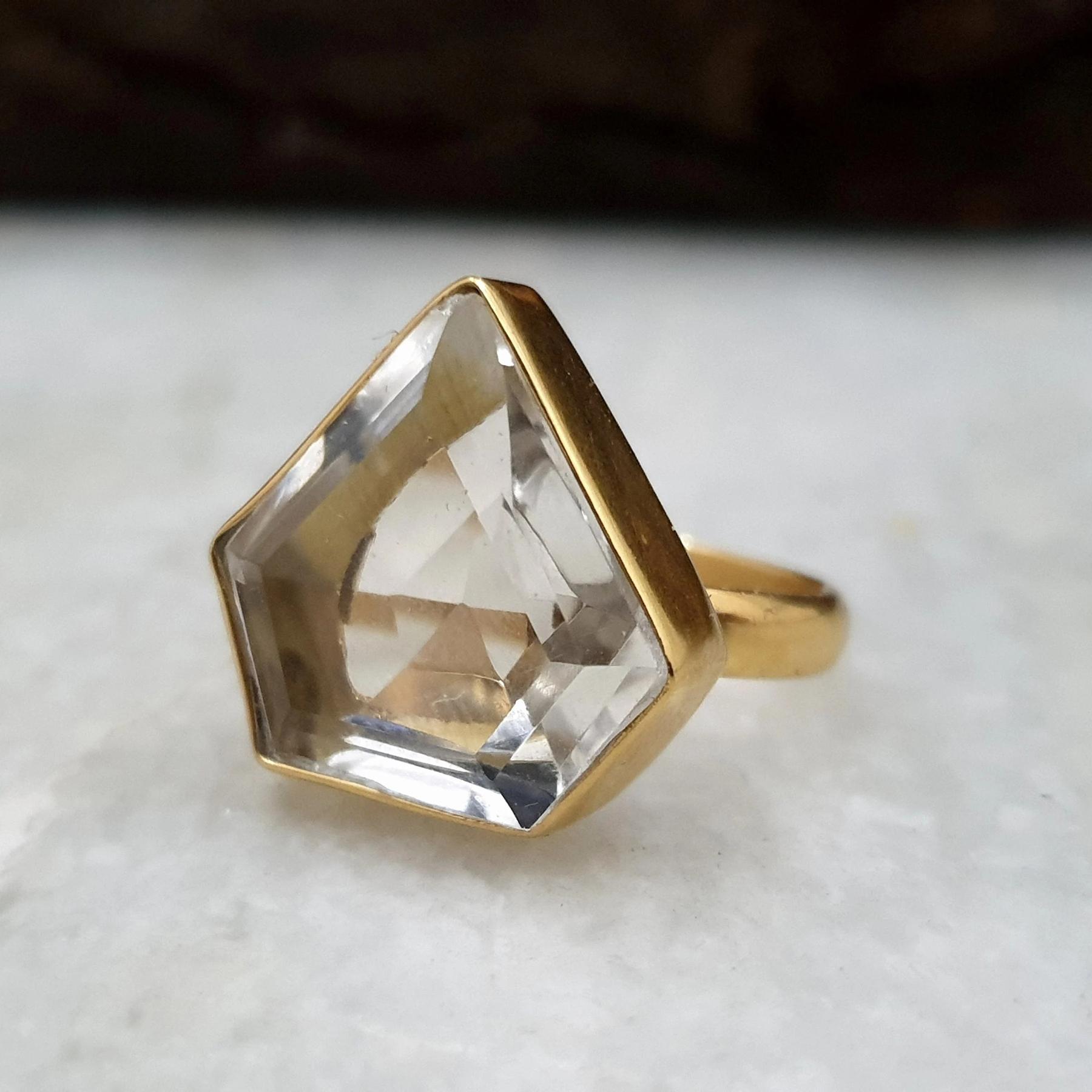 Кільце з білого кварцу у формі діаманта, срібло 925 проби з покриттям жовтим золотом, весільний подарунок, кільце з білого кварцу 10 золотий
Кільце з білого кварцу у формі діаманта, срібло 925 проби з покриттям жовтим золотом, весільний подарунок, кільце з білого кварцу 10 золотий