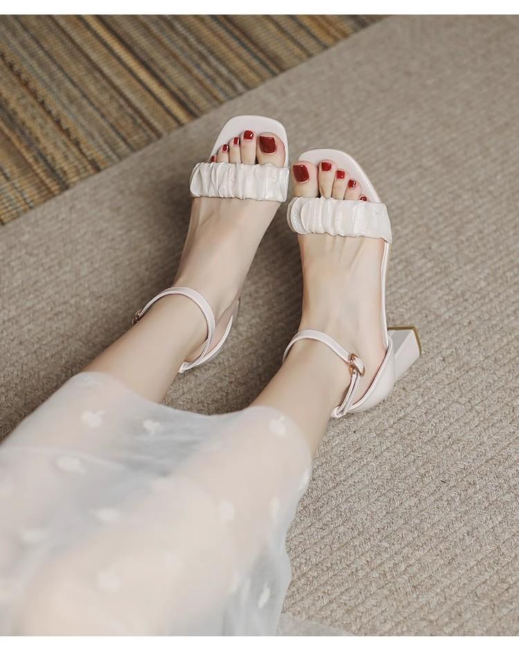 Мода 2024 года, летняя новая модная верхняя одежда, женские сандалии с открытым носком, стиль феи, одна пуговица, однотонные, удобные, одинарные туфли для женщин 37
Мода 2024 года, летняя новая модная верхняя одежда, женские сандалии с открытым носком, стиль феи, одна пуговица, однотонные, удобные, одинарные туфли для женщин 37