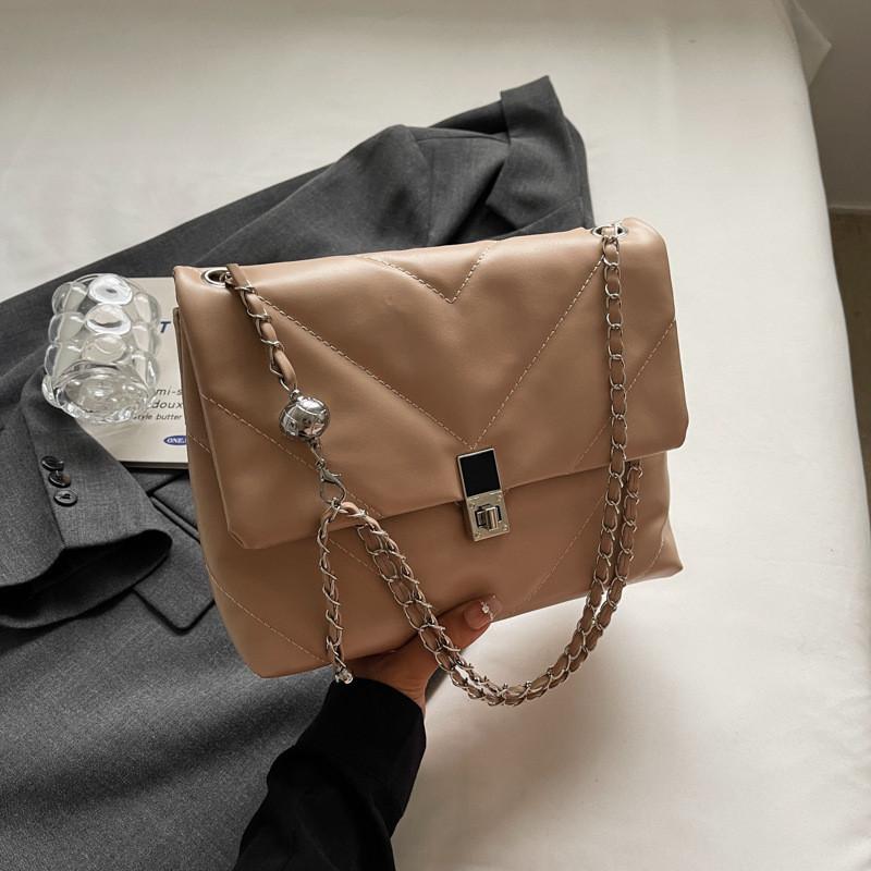 Elegant Simple Chain Strap Shoulder Bag Compact Pu Square Purse For Everyday Use Khaki
Elegant Simple Chain Strap Shoulder Bag Compact Pu Square Purse For Everyday Use Khaki