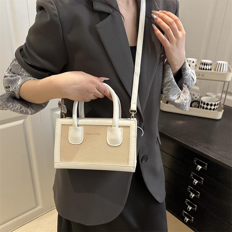 Fashion Weaving Summer New Ladies Going Out Splicing Large Capacity Fashion Portable Crossbody Shoulder Bag коричневий
Fashion Weaving Summer New Ladies Going Out Splicing Large Capacity Fashion Portable Crossbody Shoulder Bag коричневий