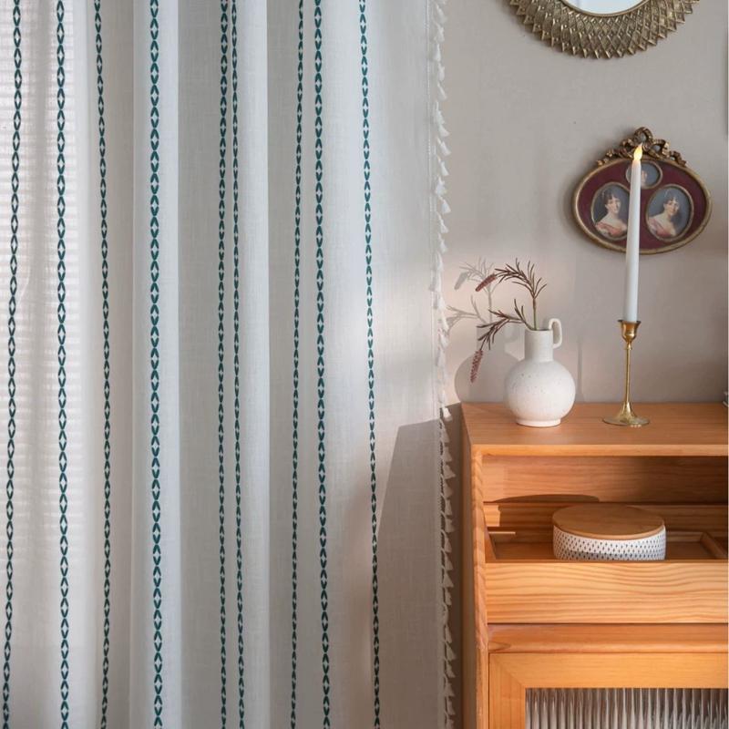 Nordic Simple Curtain Finished Solid Color Striped Embroidery Kitchen Valance Country Style Living Room Semi-blackout Bay Window W132 x H45cm&Punching
Nordic Simple Curtain Finished Solid Color Striped Embroidery Kitchen Valance Country Style Living Room Semi-blackout Bay Window W132 x H45cm&Punching