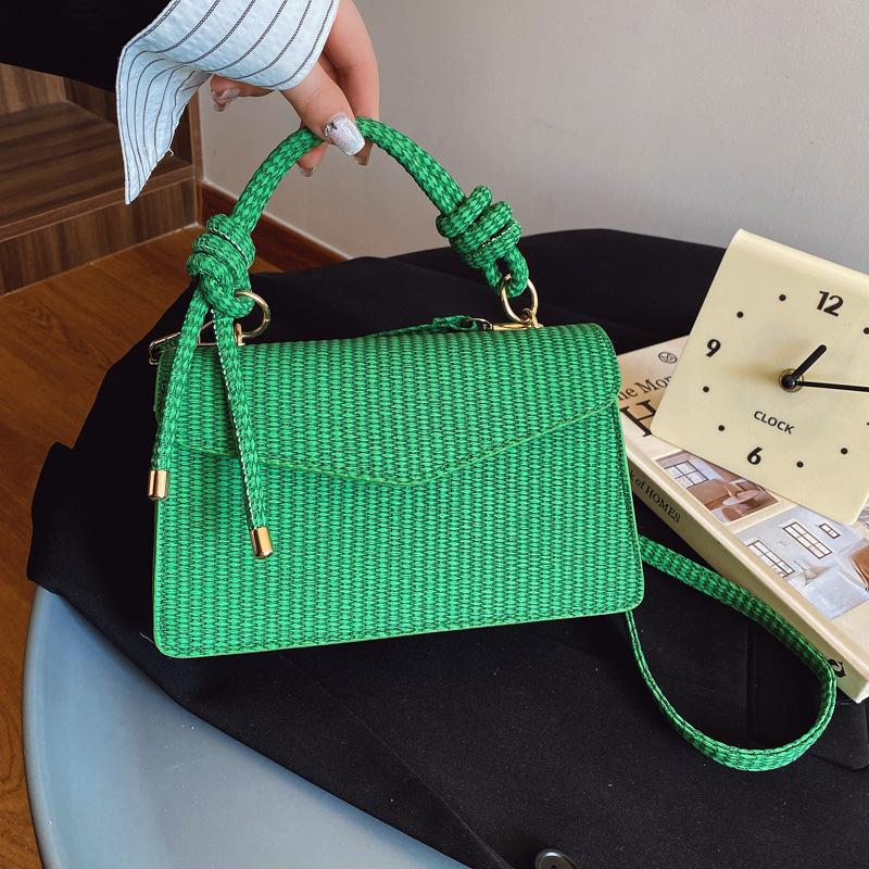 Solid color shoulder messenger bag 2025 commuter small square bag popular women commuter women чёрный
Solid color shoulder messenger bag 2025 commuter small square bag popular women commuter women чёрный