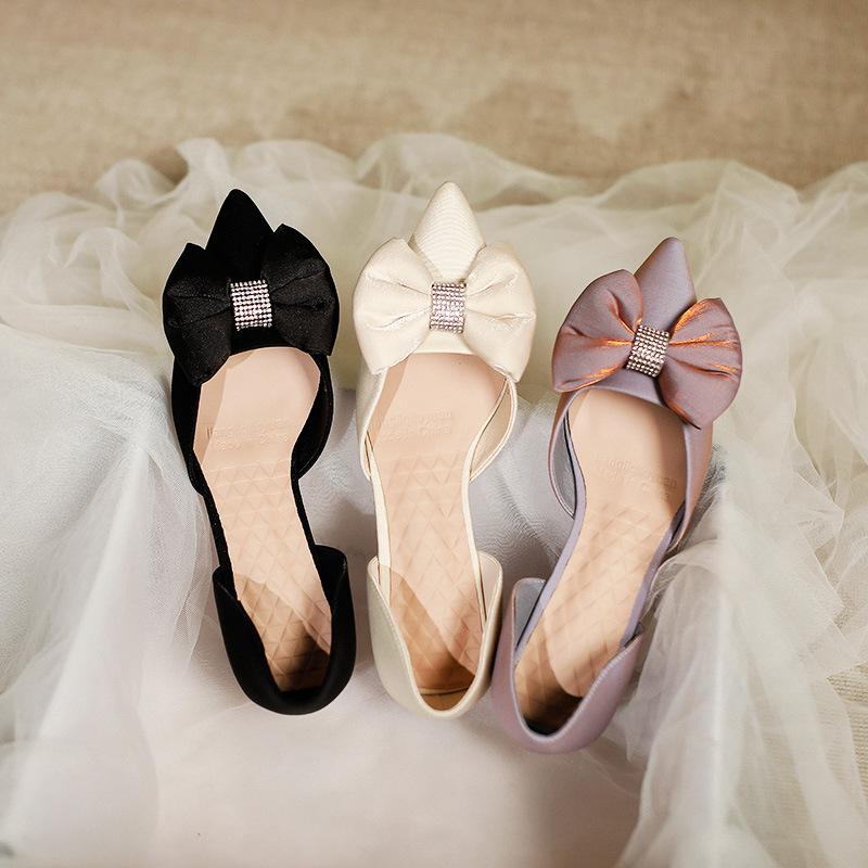 Baotou sandals women s middle heel pointed head new bow high heels thick heel hollow single shoes 34 чёрный
Baotou sandals women s middle heel pointed head new bow high heels thick heel hollow single shoes 34 чёрный