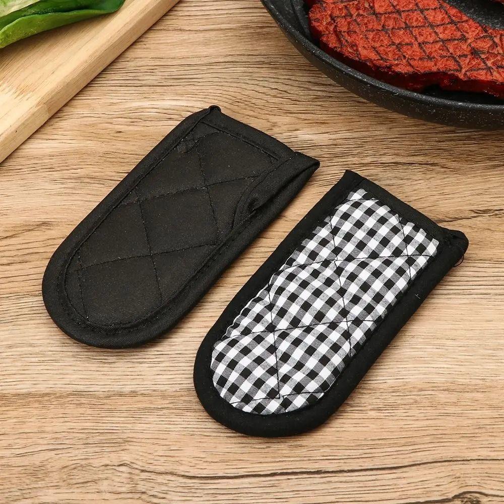 Dismountable Pan Handle Holder Sleeve Anti-Scald Pans Handle Cover Cookware Potholder Frying Pan A
Dismountable Pan Handle Holder Sleeve Anti-Scald Pans Handle Cover Cookware Potholder Frying Pan A