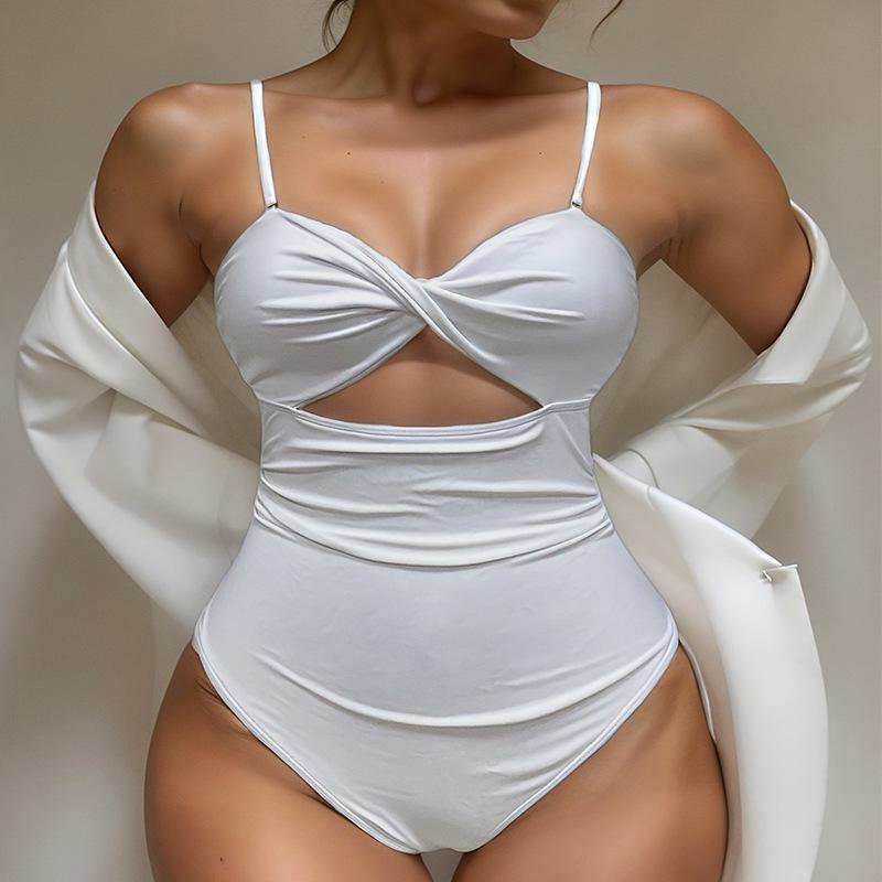 European & American Sexy Sling One-Piece Swimsuit: Women s High-End Bikini, Hot Spring Beachwear, 2025 Edition Small білий
European & American Sexy Sling One-Piece Swimsuit: Women s High-End Bikini, Hot Spring Beachwear, 2025 Edition Small білий