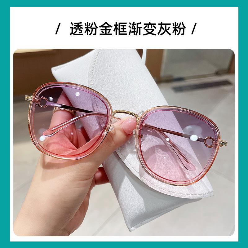 Korean-style trendy sunglasses for women that make the face look slimmer New trendy vintage round-frame sunglasses popular on social media Translucent pink gold fra
Korean-style trendy sunglasses for women that make the face look slimmer New trendy vintage round-frame sunglasses popular on social media Translucent pink gold fra