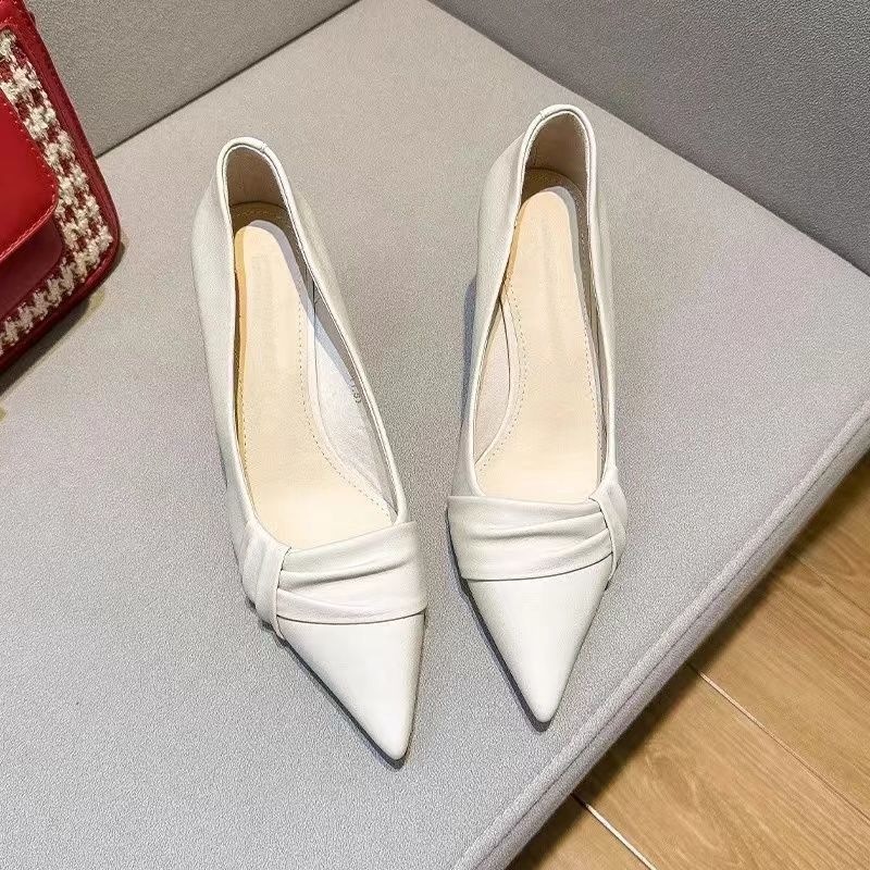 Commuter versatile high heels women s thin heels pointed professional work shoes shallow mouth single shoes spring 2025 new explosion 35
Commuter versatile high heels women s thin heels pointed professional work shoes shallow mouth single shoes spring 2025 new explosion 35