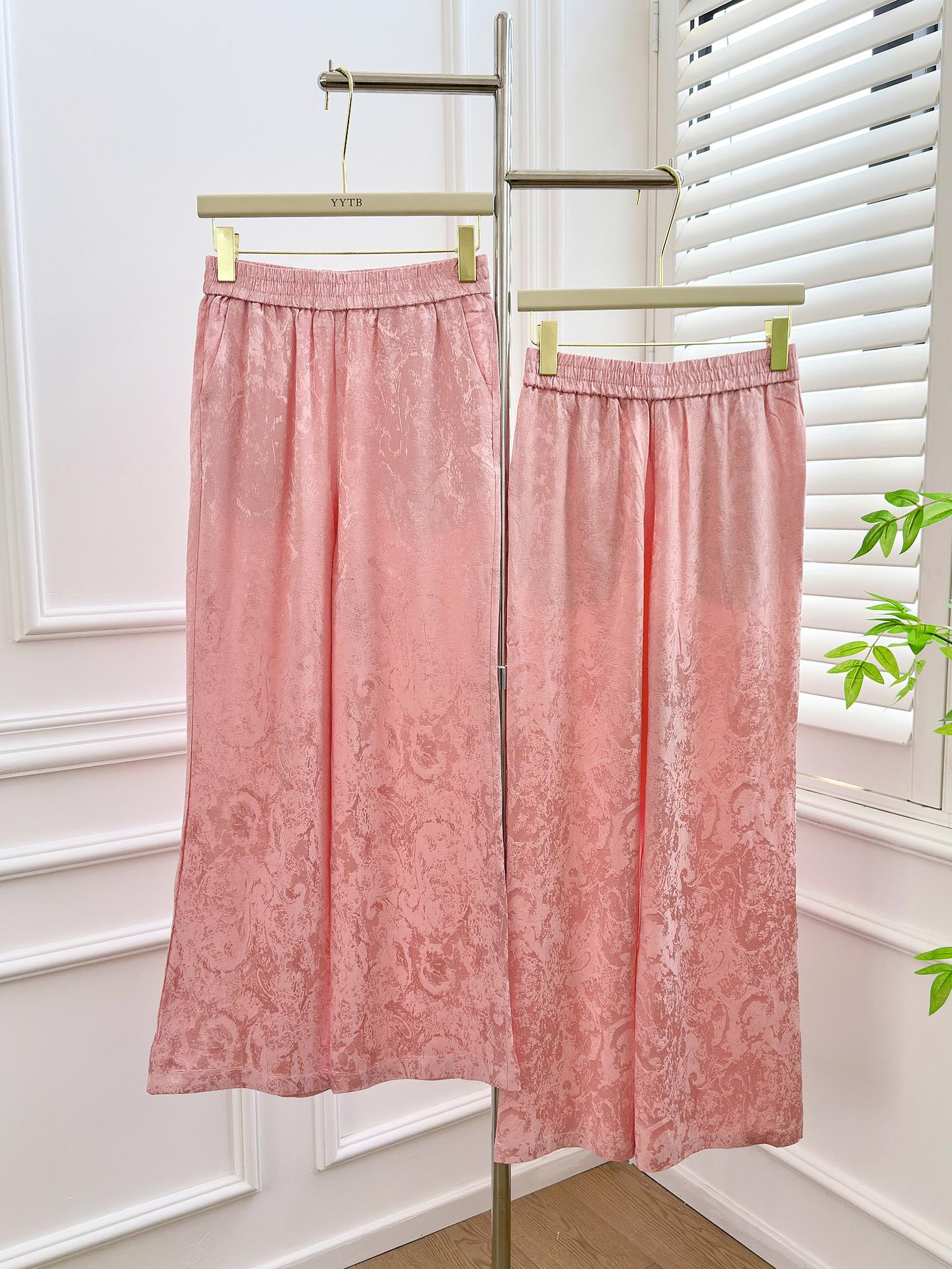 Women s Retro Floral Silk Wide-Leg Pants - Breathable, Lightweight, Summer Casual Wear S рожевий
Women s Retro Floral Silk Wide-Leg Pants - Breathable, Lightweight, Summer Casual Wear S рожевий