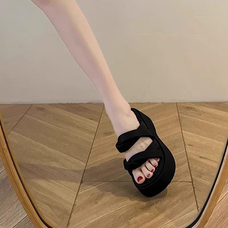 Premium muffin platform slippers women s summer wear new small height increase with skirt beach slippers 40
Premium muffin platform slippers women s summer wear new small height increase with skirt beach slippers 40